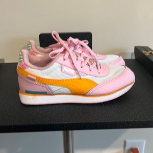 Kids puma shoe